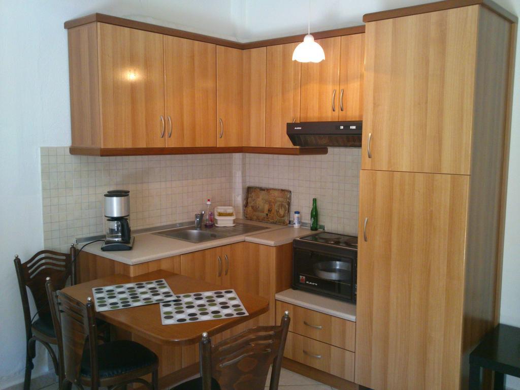 Gkoloi Studios & Apartments Kalyves Polygyrou Bilik gambar